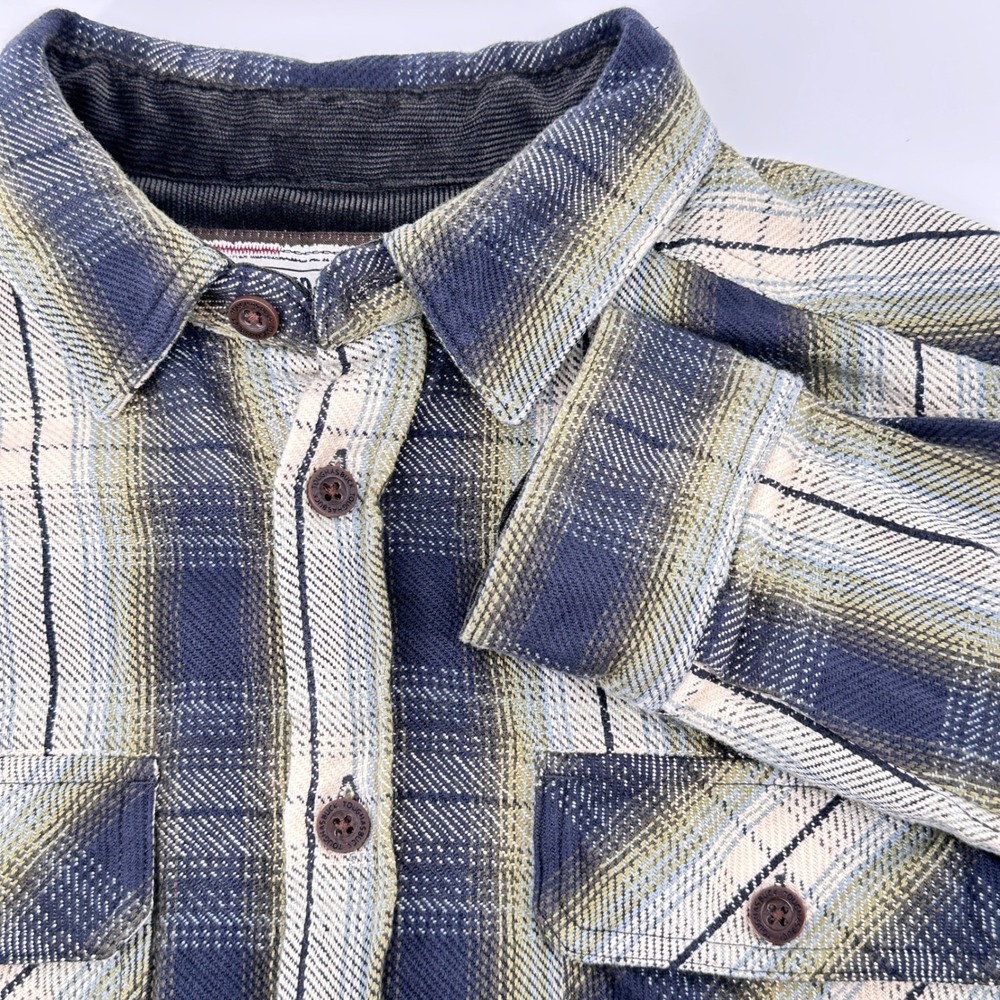 Legendary Hunting Outfitters Mens Small Plaid Flannel Shirt Long Sleeve Cotton